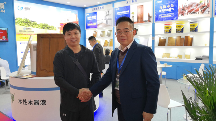 佳秀漆业销售经理李满树先生